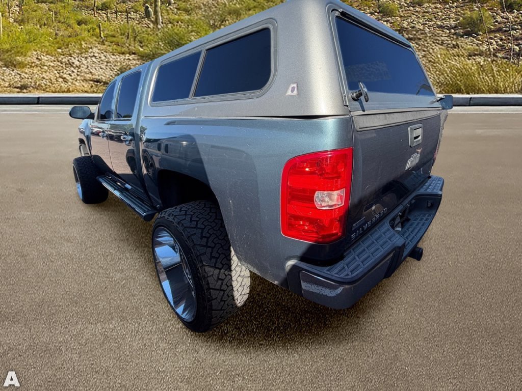Used 2010 Chevrolet Silverado 1500 LT AWD/4WD image 2