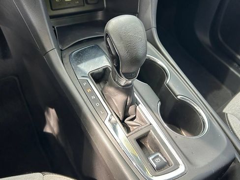 Used 2022 Chevrolet Equinox LS FWD image 27