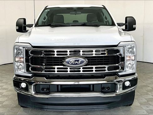 Used 2024 Ford F250 XLT image 3