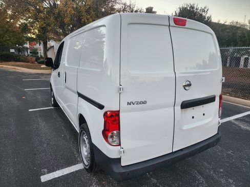 Used 2020 Nissan NV200 S image 5