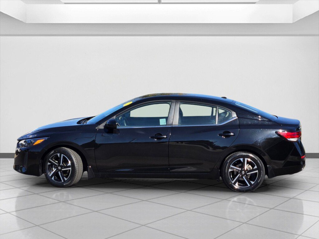 Used 2025 Nissan Sentra SV w/ All-Weather Package FWD image 8