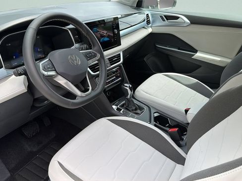 New 2026 Volkswagen Taos SE FWD image 29