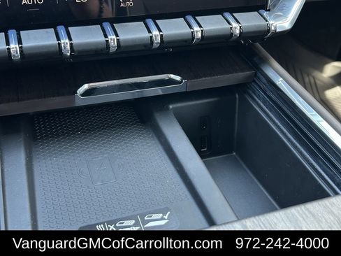 New 2026 GMC Acadia Denali Ultimate w/ LPO, Floor Liner Package AWD/4WD image 17