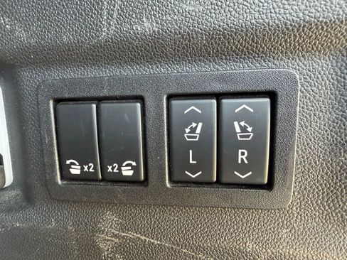 Used 2021 Chevrolet Tahoe Premier image 16