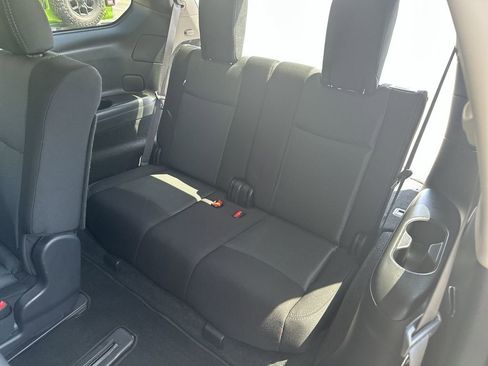 Used 2020 Nissan Pathfinder S FWD image 23
