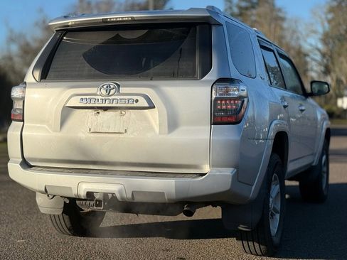Used 2015 Toyota 4Runner SR5 image 5