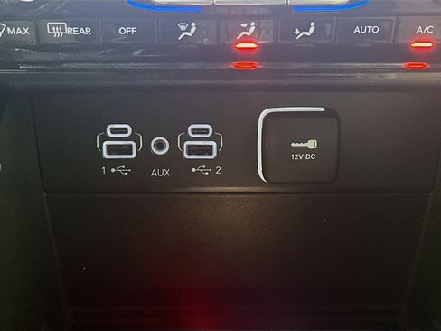 Used 2023 Jeep Grand Cherokee Limited image 26