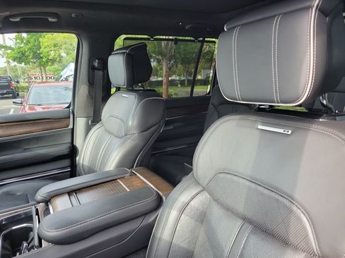 Used 2022 Jeep Grand Wagoneer Series II AWD/4WD image 23