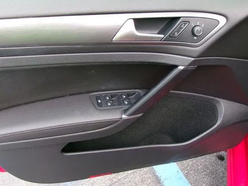 Used 2019 Volkswagen Golf S FWD image 14