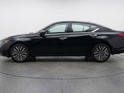 Used 2025 Nissan Altima 2.5 SV FWD image 5