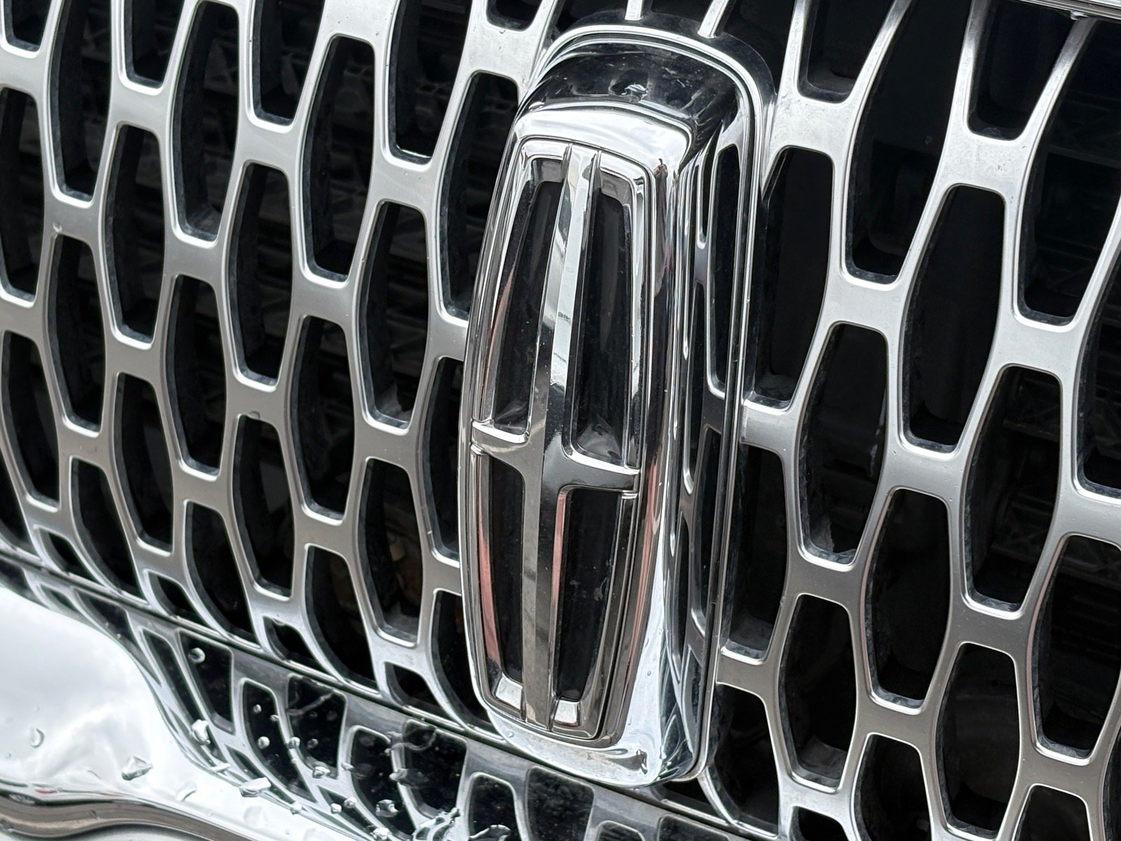 Used 2022 Lincoln Nautilus Reserve FWD image 6