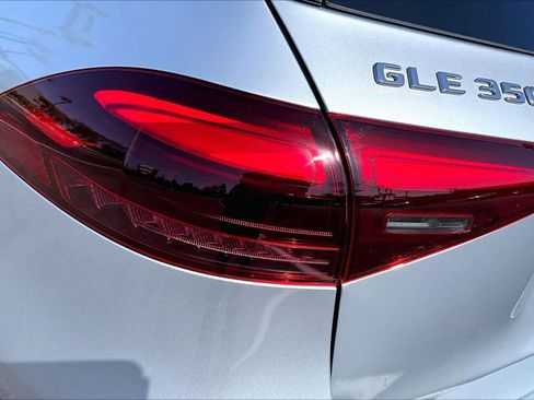 Used 2025 Mercedes-Benz GLE 350 4MATIC image 27