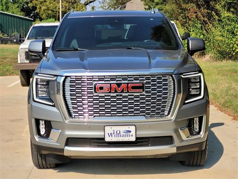 Used 2023 GMC Yukon Denali image 2