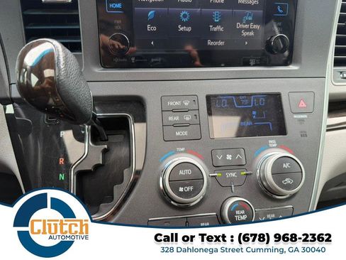 Used 2017 Toyota Sienna XLE w/ XLE Navigation Package FWD image 24