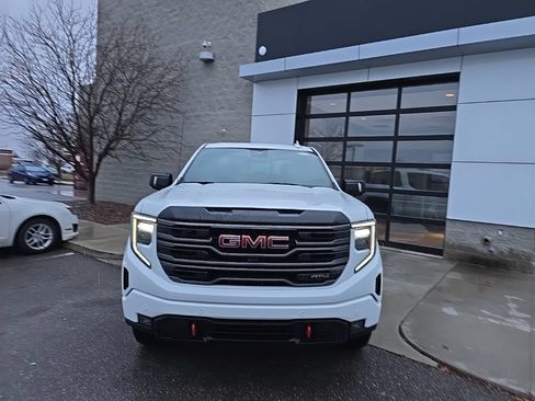 Used 2025 GMC Sierra 1500 AT4 w/ AT4 Premium Package AWD/4WD image 3