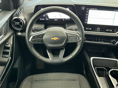 Used 2025 Chevrolet Equinox LT image 13