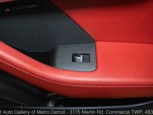 Used 2018 Jaguar F-TYPE R-Dynamic AWD/4WD image 38