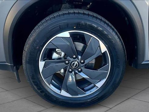 Certified 2024 Nissan Rogue SV image 10