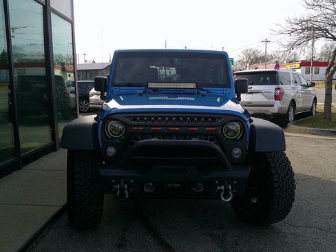 Used 2016 Jeep Wrangler Sport w/ Quick Order Package 24S AWD/4WD image 3