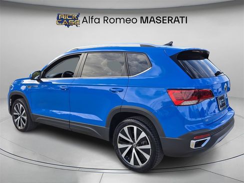 Used 2023 Volkswagen Taos SE w/ Panoramic Sunroof Package image 8