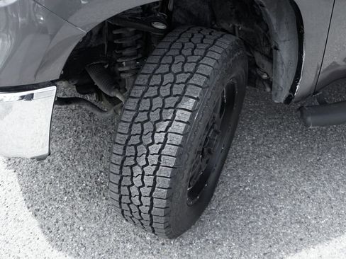 Used 2015 Toyota Tundra SR5 w/ SR5 Upgrade Package RWD image 41
