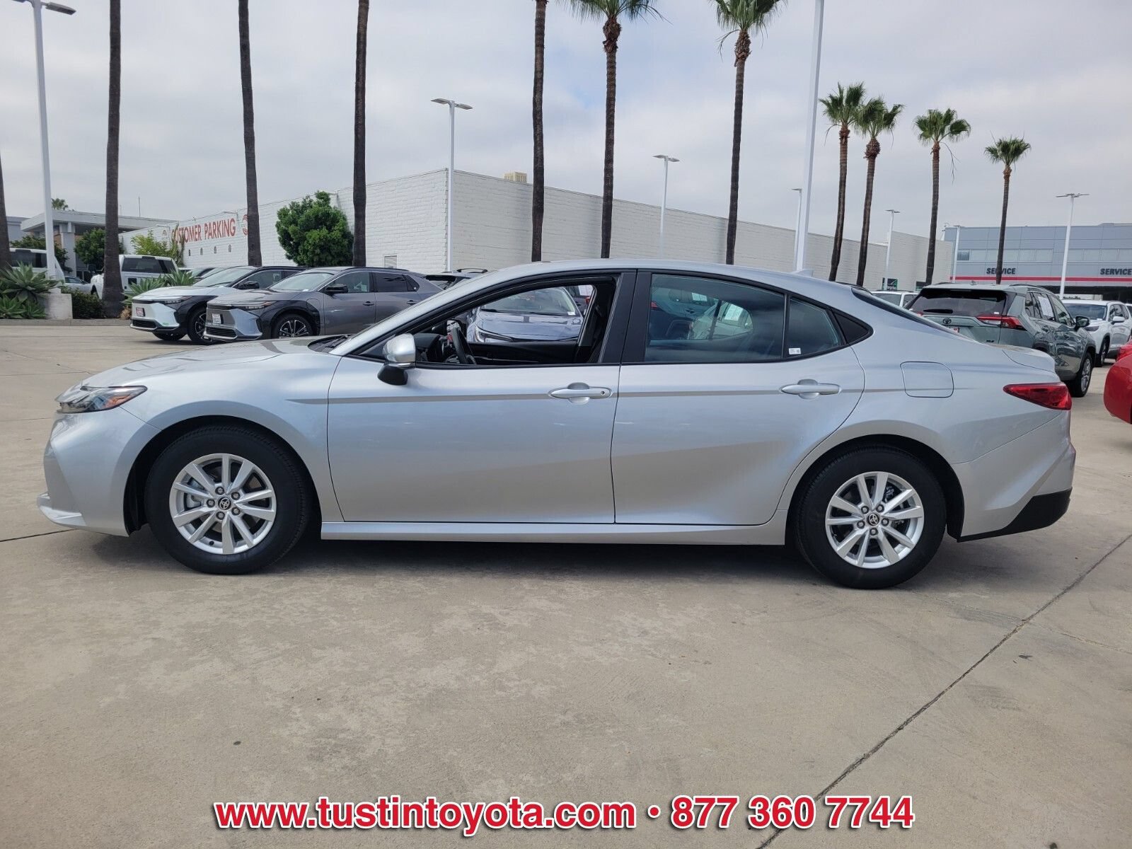 Certified 2025 Toyota Camry LE FWD image 7
