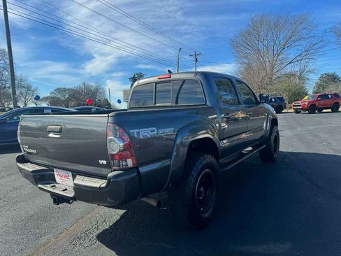 Used 2015 Toyota Tacoma TRD Pro image 5