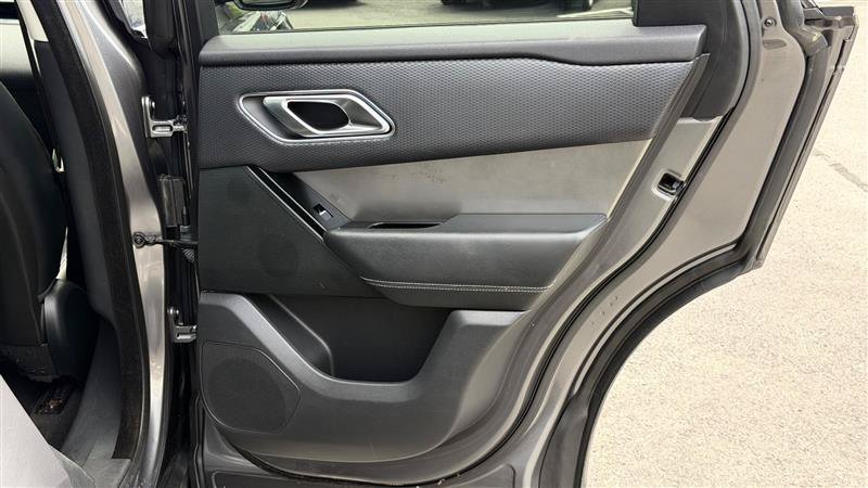 Used 2019 Land Rover Range Rover Velar S AWD/4WD image 37