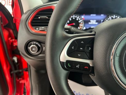 Used 2023 Jeep Renegade Latitude AWD/4WD image 22