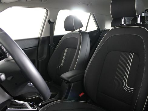 Certified 2024 Hyundai Venue Limited FWD image 25