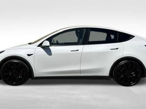 Used 2022 Tesla Model Y Performance AWD/4WD image 10
