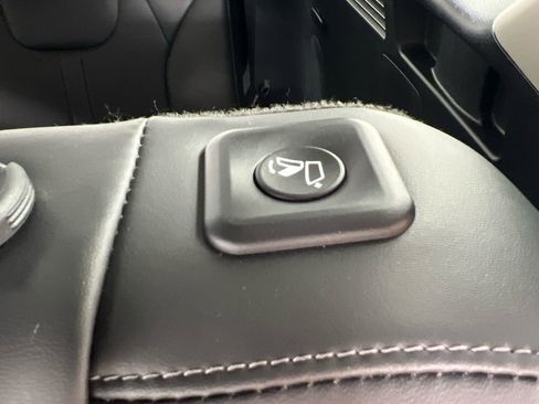 Used 2025 Kia Sorento S AWD/4WD image 34