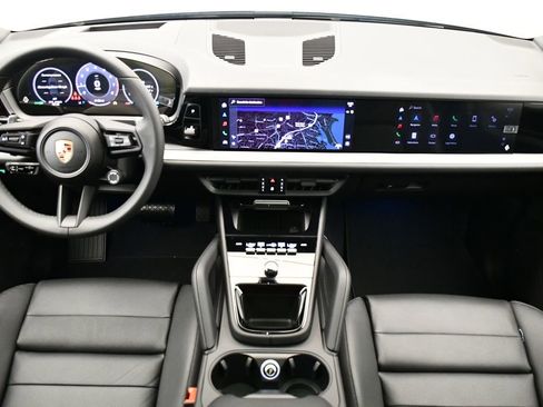 Certified 2025 Porsche Cayenne image 20