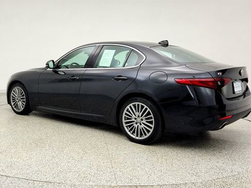 Used 2018 Alfa Romeo Giulia Ti w/ Quick Order Package 22X Lusso AWD/4WD image 7
