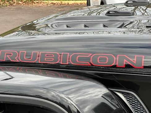Used 2022 Jeep Wrangler Unlimited Rubicon w/ LED Lighting Group AWD/4WD image 28