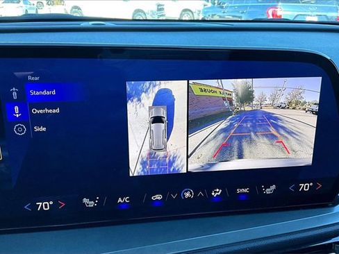 Used 2024 Chevrolet Traverse LT image 14