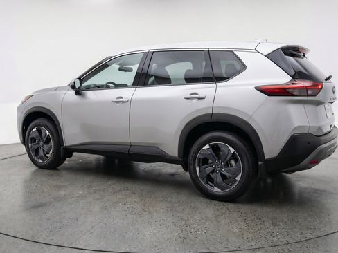 Used 2025 Nissan Rogue SV AWD/4WD image 6