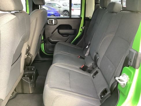 Used 2025 Jeep Gladiator Sport image 11