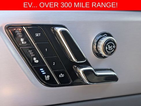 Used 2026 Cadillac Vistiq Sport w/ LPO, Floor Liner Package AWD/4WD image 36