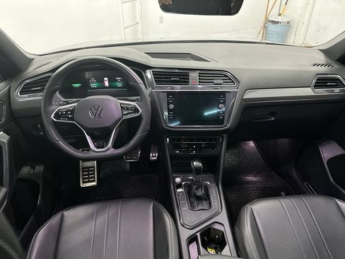Used 2024 Volkswagen Tiguan SE R-Line w/ MDO Package, Three-Row FWD image 24