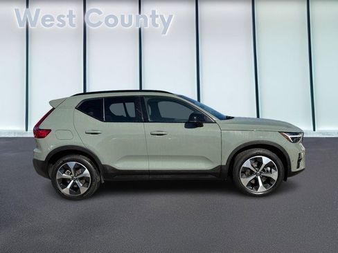 Certified 2023 Volvo XC40 B5 Plus w/ Driver Assist Package image 2