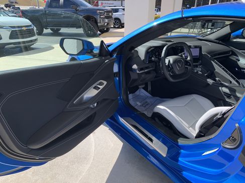 Used 2024 Chevrolet Corvette Stingray Coupe w/ Z51 Performance Package image 14