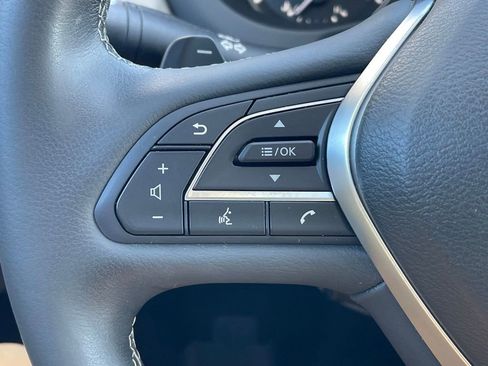 Used 2023 INFINITI QX50 Sensory image 8