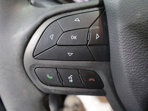 Used 2022 Jeep Cherokee Trailhawk w/ Premium Leather Package AWD/4WD image 32