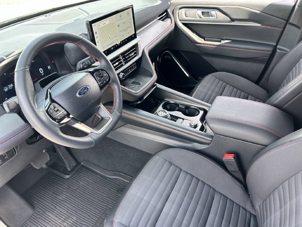 Used 2025 Ford Explorer ST-Line w/ Premium Package RWD image 10
