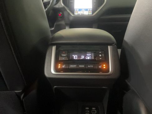 Used 2024 Subaru Ascent Limited w/ Technology Package AWD/4WD image 8