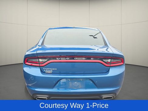Used 2020 Dodge Charger SXT RWD image 5