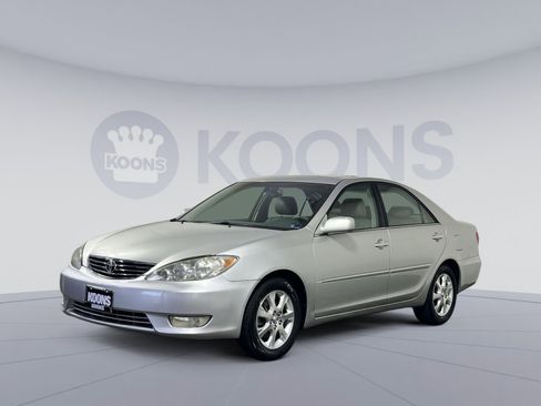 Used 2005 Toyota Camry XLE FWD image 5