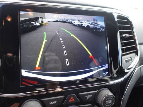 Used 2019 Jeep Grand Cherokee Limited w/ Trailer Tow Group IV image 19