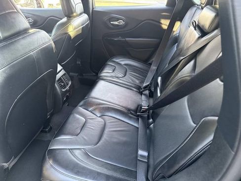 Used 2023 Jeep Cherokee Altitude Lux image 16